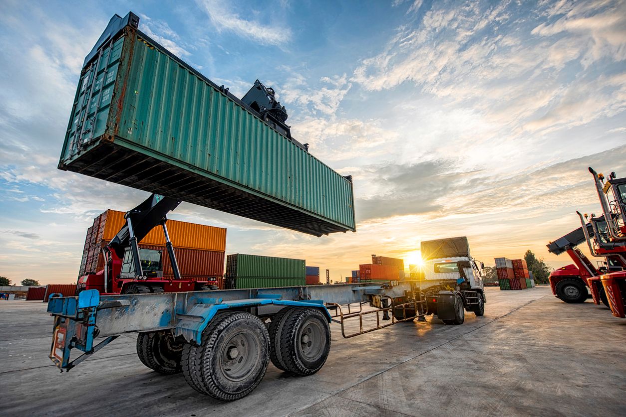  Flatbed Trucking Delivery