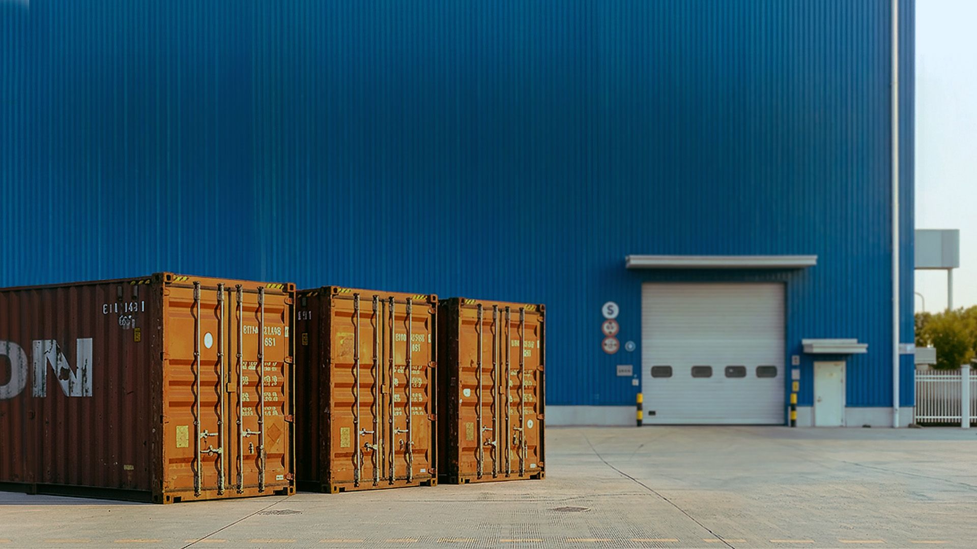 containers on the retail lot