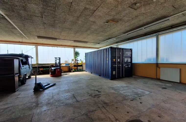 container_in_building